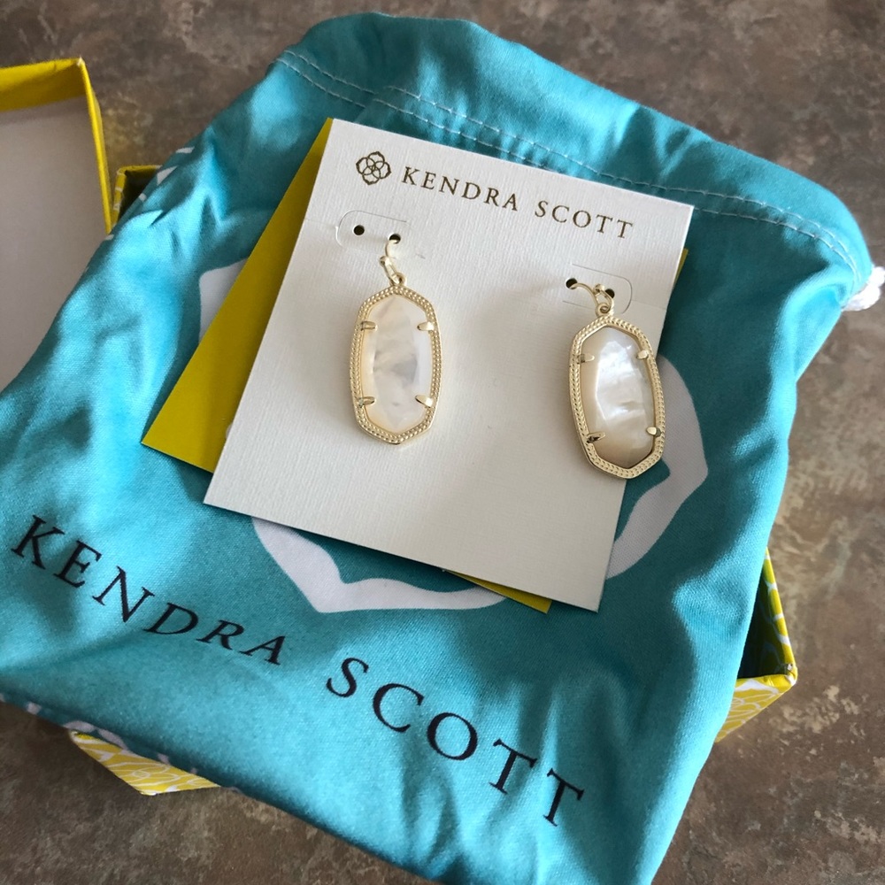 NIB Kendra Scott Earrings